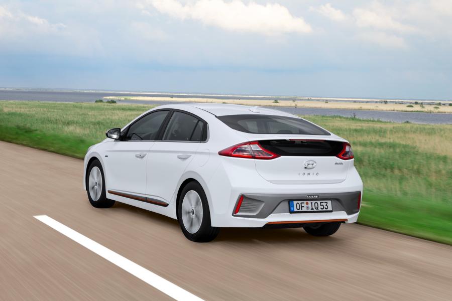  Hyundai IONIQ electric 2016 года  (WW) (фото 23 из 41)